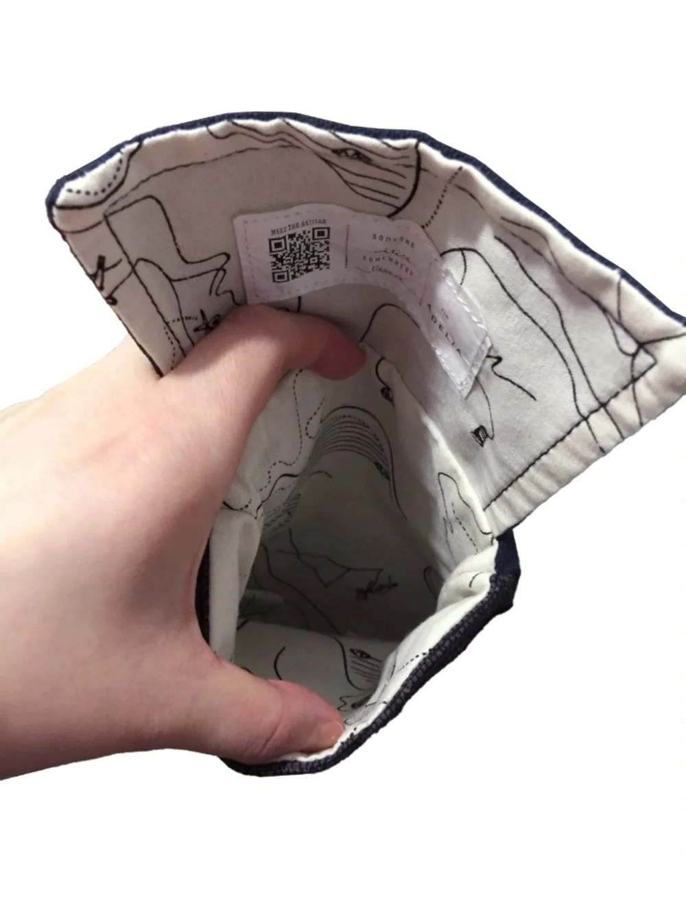 DELTA ONE Premium Someone Somewhere Blue Toiletries Amenity Pocket Travel Bag